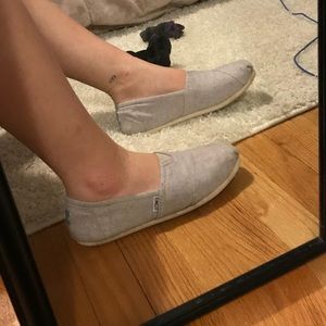drizzle grey toms w/ faux wool (light gray toms)